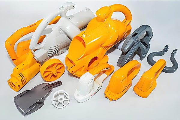 Plastic injection molding for spare parts