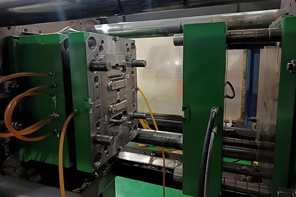 How to Reduce Injection Molding Cycle Time: 5 Proven Ways