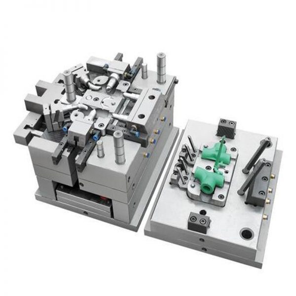 Pipe connector injection mould